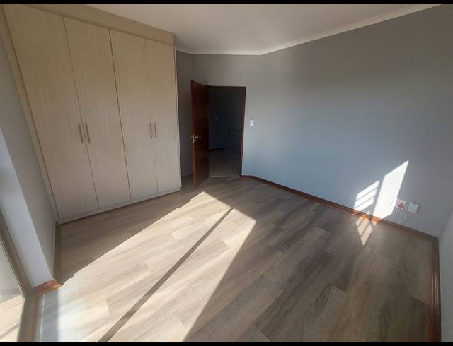 4 BEDROOM HOUSE FOR SALE IN COUNTRY CLUB